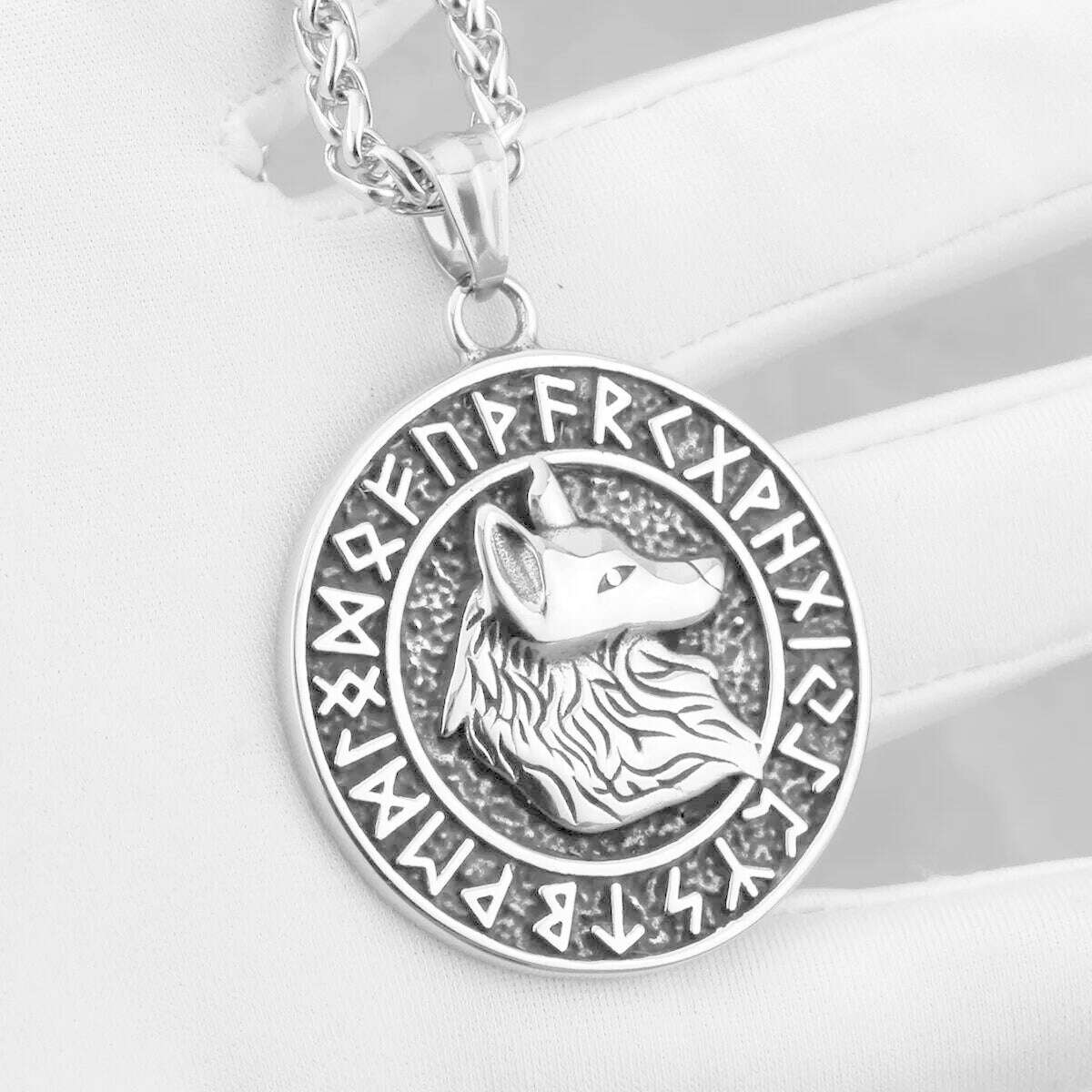 316L Stainless Steel Viking Odin Wolf Necklace Men's Back Helm of Awe Rune Amulet Odin Symbol Pendant Necklace Gift Punk Jewelry