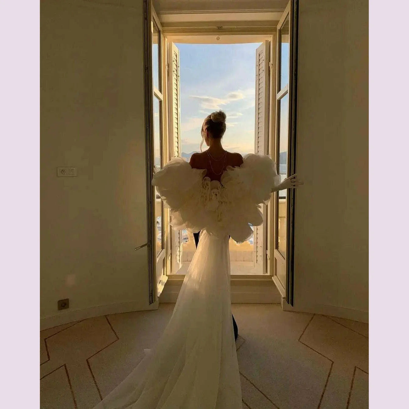 Stunning Black Mermaid Evening Dresses with Detachable Cape Train Tulle Ruffled Flower Chic Celebrity Gown Formal Occasion Dress