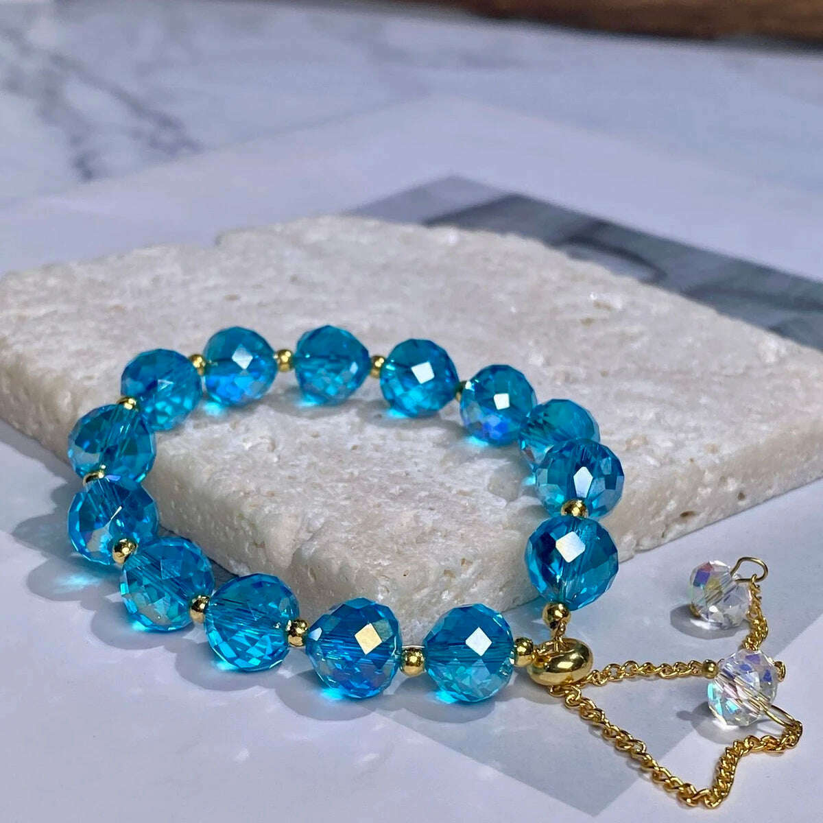 CARLIDANA New Artificial Austria Crystal Bracelet Fashion Shiny Stone Beads Elasticity Rope Strand Bracelets for Women Jewelry