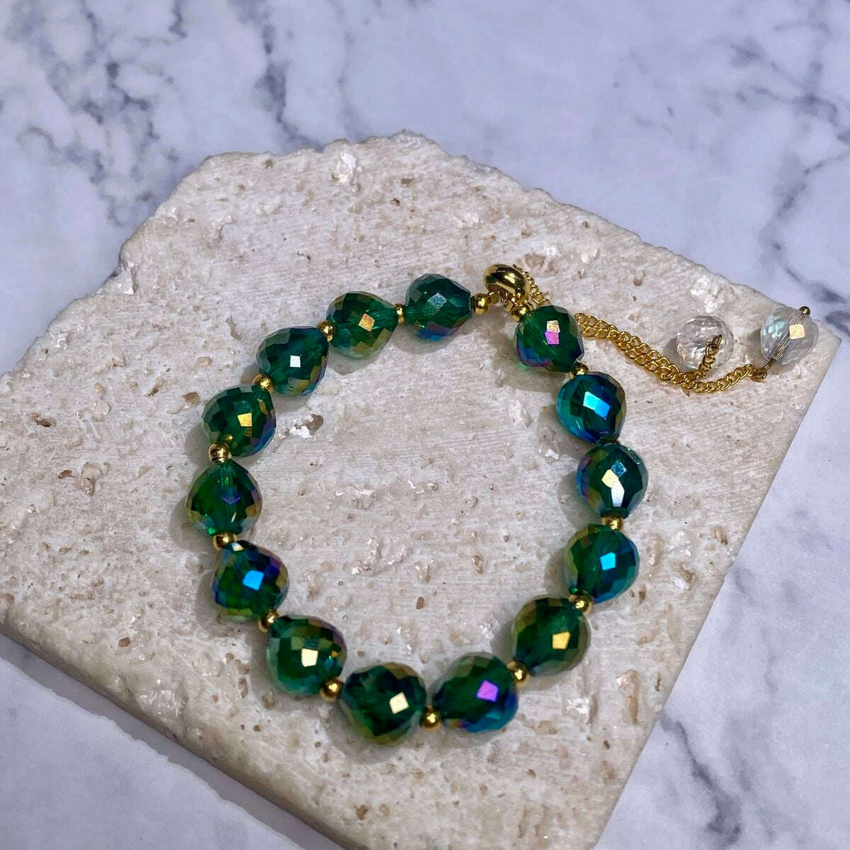 CARLIDANA New Artificial Austria Crystal Bracelet Fashion Shiny Stone Beads Elasticity Rope Strand Bracelets for Women Jewelry