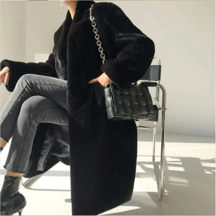 Lautaro Winter Long Black Luxury Elegant Stylish Thick Warm Fluffy Hairy Soft Faux Mink Fur Coat Women Stand Collar Sashes 2023