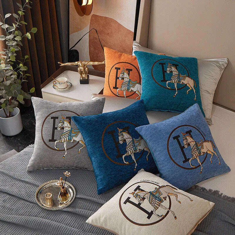 New Design Horse Pattern Throw Pillow Covers Chenille Throw Pillowcases Square Decorative Cushion Pillow Covers for Sofa JAF071