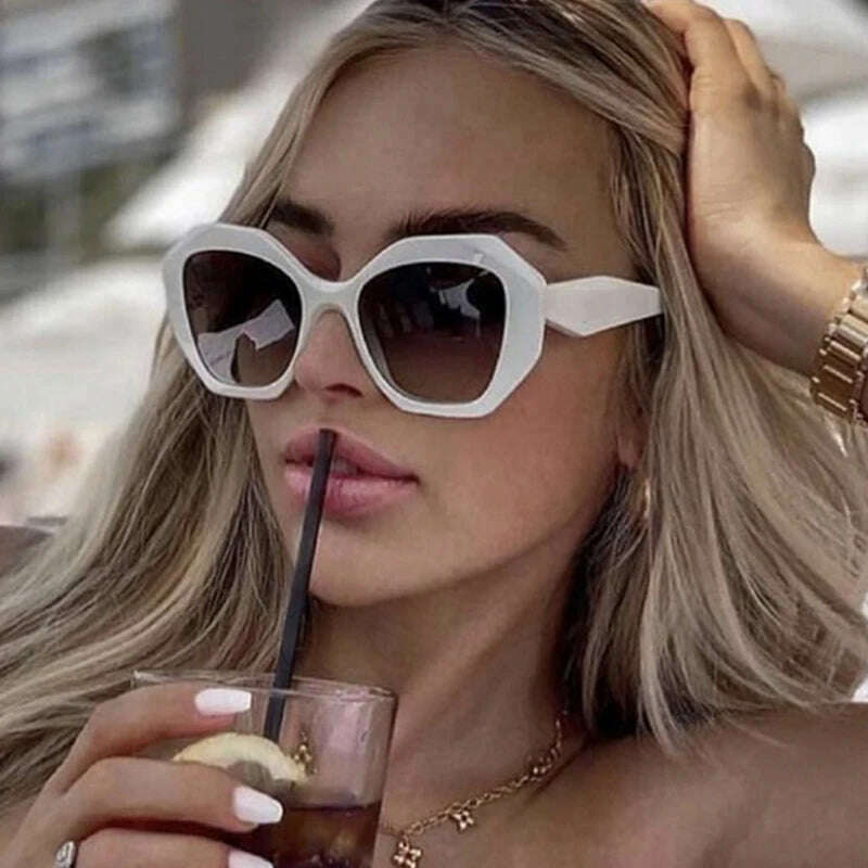 New Fashion Square Sunglasses Woman Vintage Shades Brand Design Vintage Polygon Sun glasses Female Tourism Glasses Lady Oculos