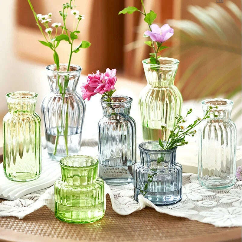 1pcs Glass Vase,Clear Green Glass Bud Vase Small Vases for Flowers, Cute Centerpieces, Mini Vintage Wedding Decorations