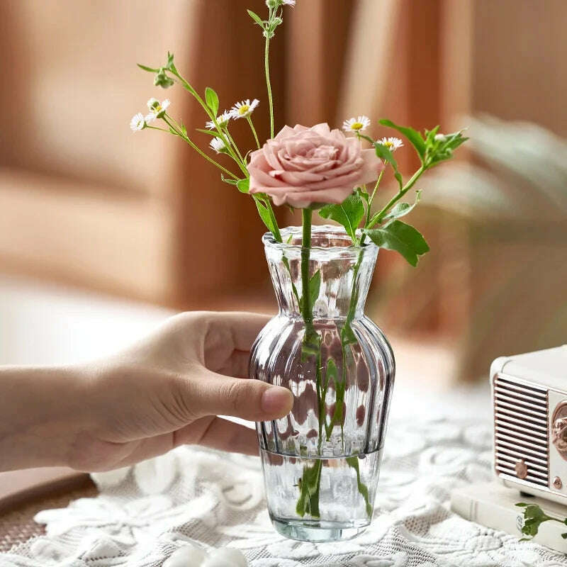 1pcs Glass Vase,Clear Green Glass Bud Vase Small Vases for Flowers, Cute Centerpieces, Mini Vintage Wedding Decorations