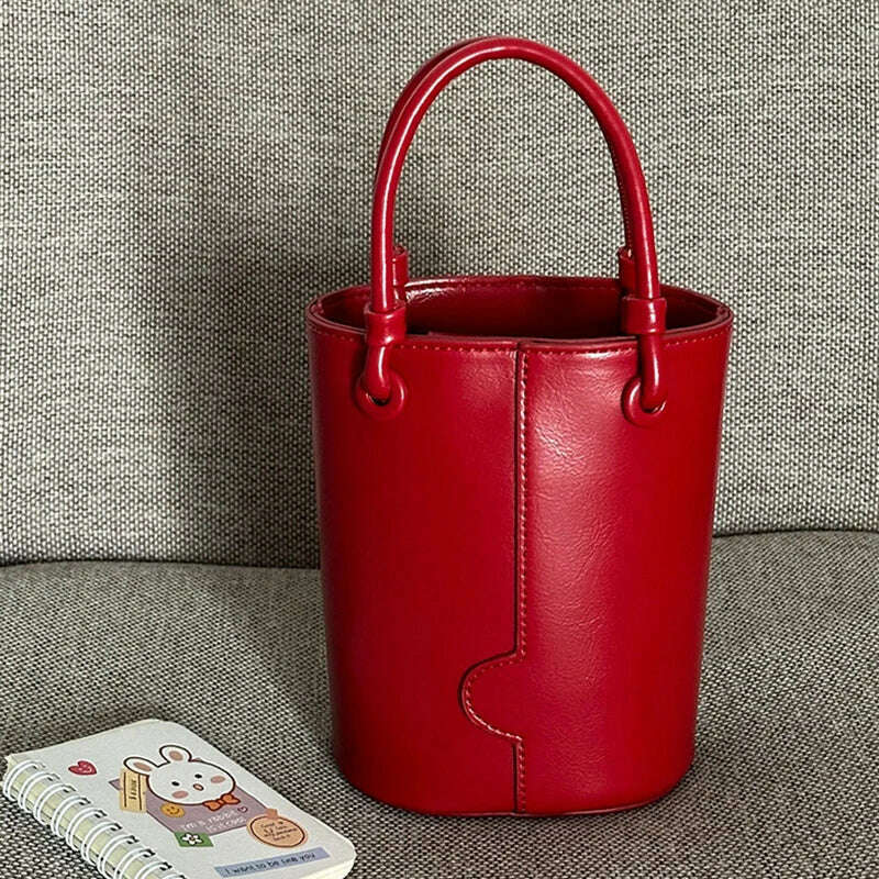 2024 New Chic Bucket Bags For Women Retro Red Versatile One Shoulder Crossbody Bag Autumn Winter Commuting Shopping Handbags