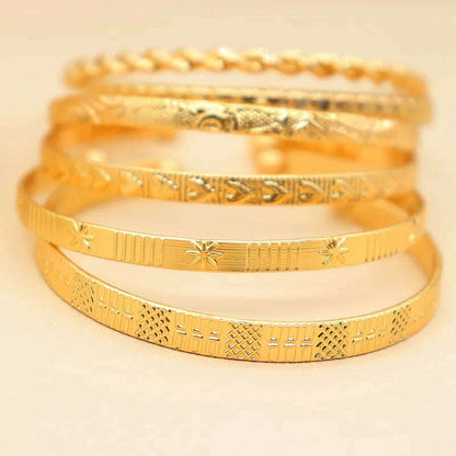 7 Pcs/Set Bohemian Vintage Metal Gold Peach Heart Geometric Carved Flower Open Bracelets Set for Women Fashion Jewelry Gifts