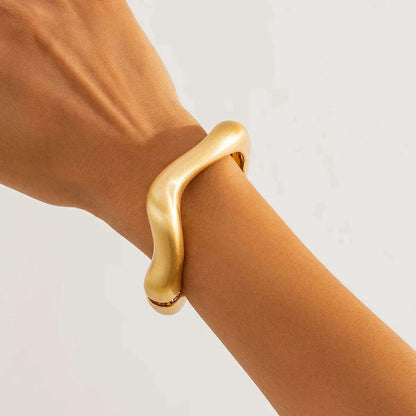 Ingemark Punk Creative Matte Irregular Heavy Metal Chunky Wide Cuff Bangles Women Goth Geometric Spring Bracelets Hand Jewelry