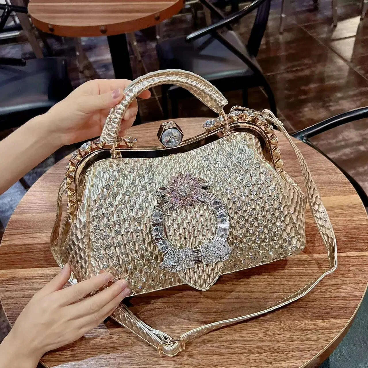 2023 New Luxury Fashion Diamonds Women&#39;s Handbags Leather Design Clip Rhinestone Bag Portable Tote Shoulder Messenger Bags