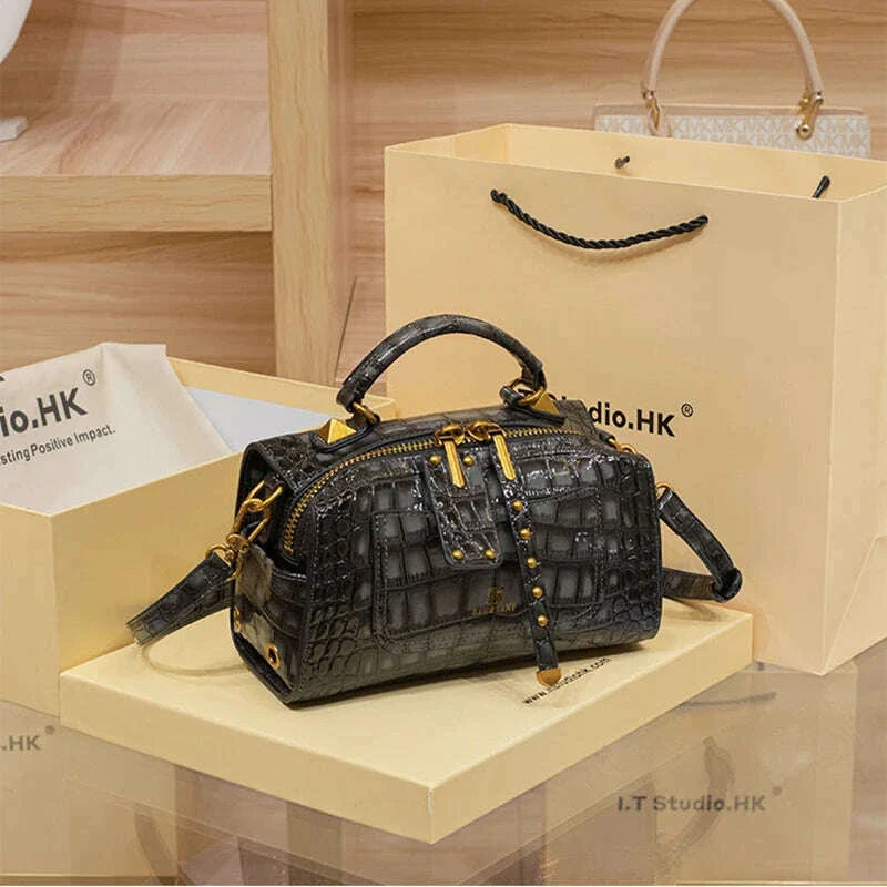 Light luxury brand designer women's handbag pillow bag 2025 new autumn and winter high-end single shoulder crossbody bag