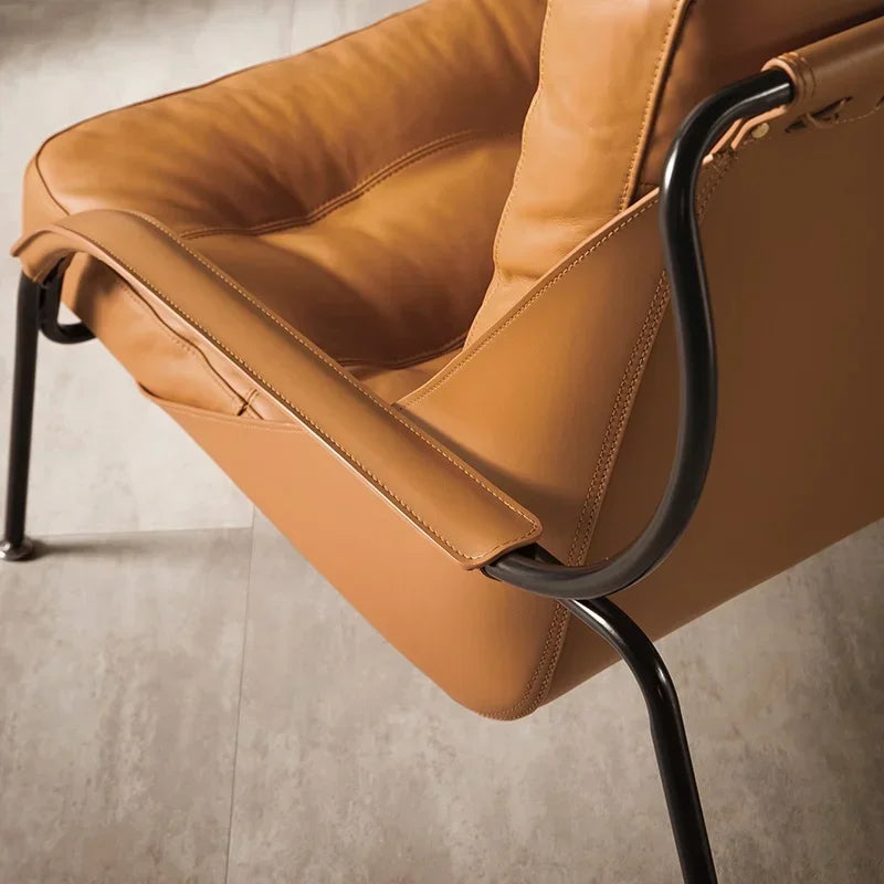 A Italian design living room chair modern metal iron saddle leather armchair Hotel bedroom leisure lounge chair