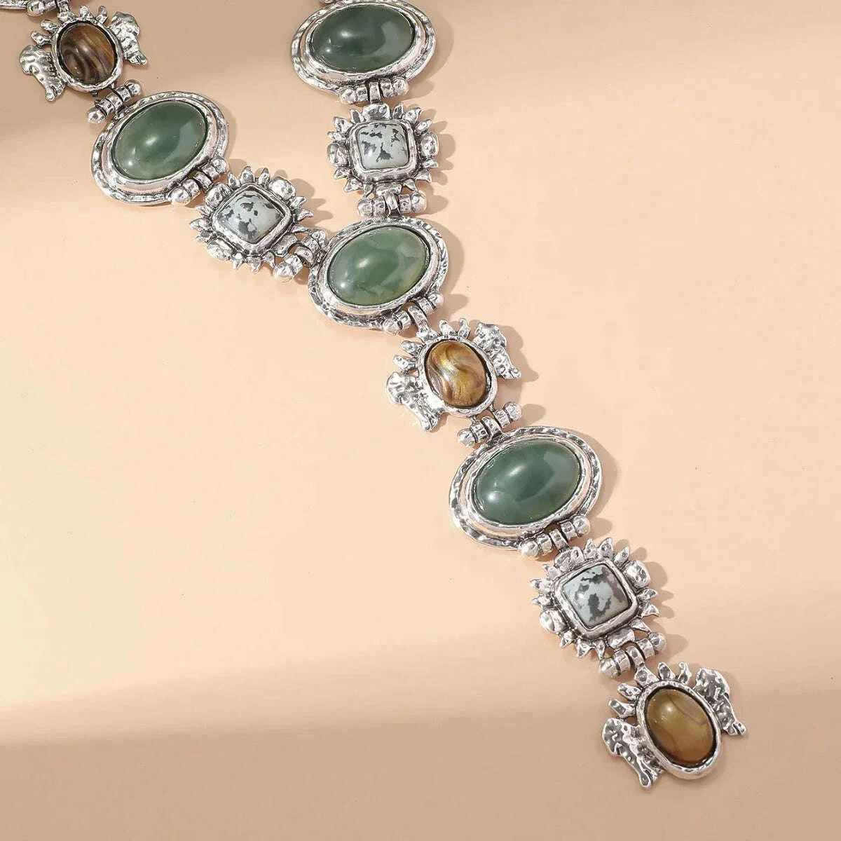 Vintage Chunky Geometric Resin Necklace for Women Irregular Exaggerated Big Statement Metal Necklace Ethnic Style Jewelry Gifts
