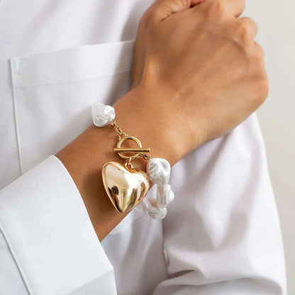 Retro Exaggerated Heart Shaped Pendant Short Necklace 2024 Women's Simple Sweet Imitation Pearl Girl Fashion Wedding Jewelry