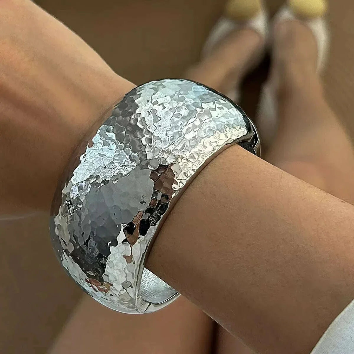 Ingemark 4 Styles Hip Hop Punk Wave Open Spring Bangles for Women Creative Heavy Metal Chunky Bracelets Couple Hand Jewelry Men