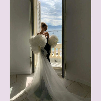 Stunning Black Mermaid Evening Dresses with Detachable Cape Train Tulle Ruffled Flower Chic Celebrity Gown Formal Occasion Dress