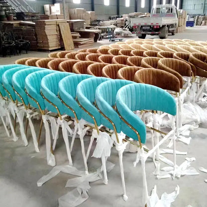 A Italian Style Modern Elegant White Cream Home Metal Legs Armrest Cafe Restaurant Chair Black Modern Velvet Dining Room Chairs