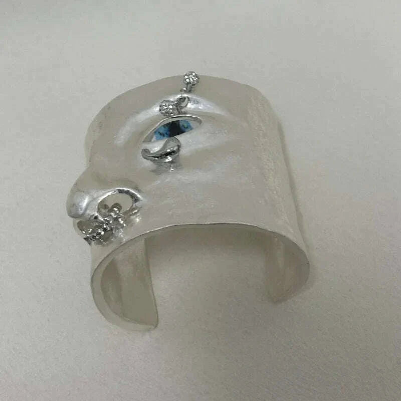 French niche advanced face three-dimensional nose eye bracelet light luxury fashion personality wide version bracelet