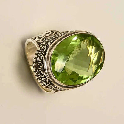Vintage Peridot Green Zircon Rings for Women Carved Flower Pattern Ring Fashion Creative Design Handmade Wedding Party Jewelry