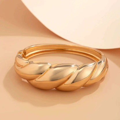 Ingemark 4 Styles Hip Hop Punk Wave Open Spring Bangles for Women Creative Heavy Metal Chunky Bracelets Couple Hand Jewelry Men