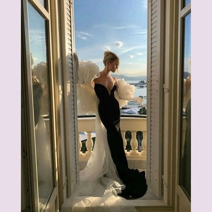 Stunning Black Mermaid Evening Dresses with Detachable Cape Train Tulle Ruffled Flower Chic Celebrity Gown Formal Occasion Dress