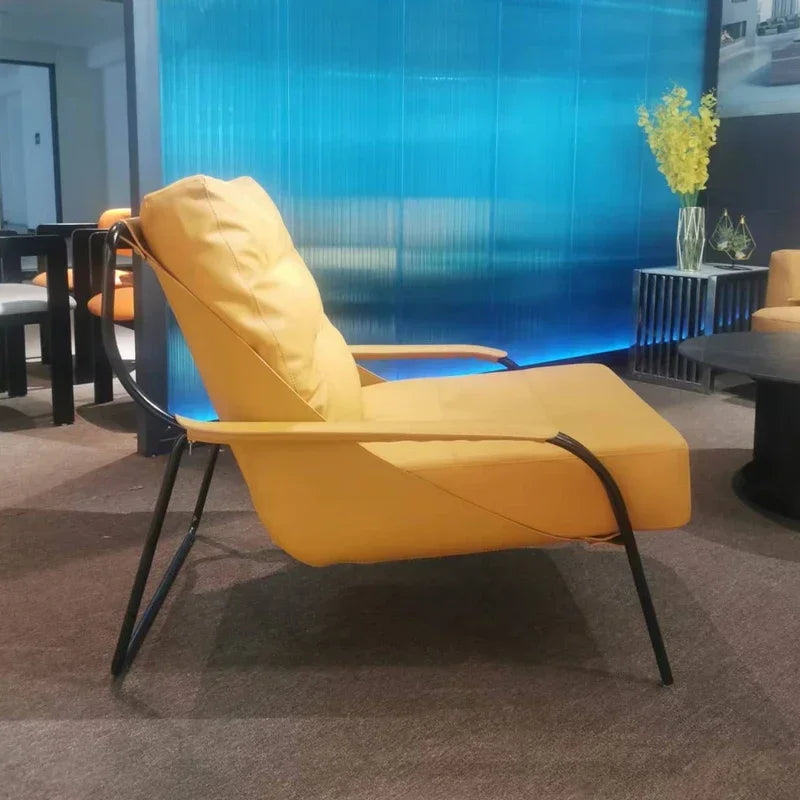 A Italian design living room chair modern metal iron saddle leather armchair Hotel bedroom leisure lounge chair