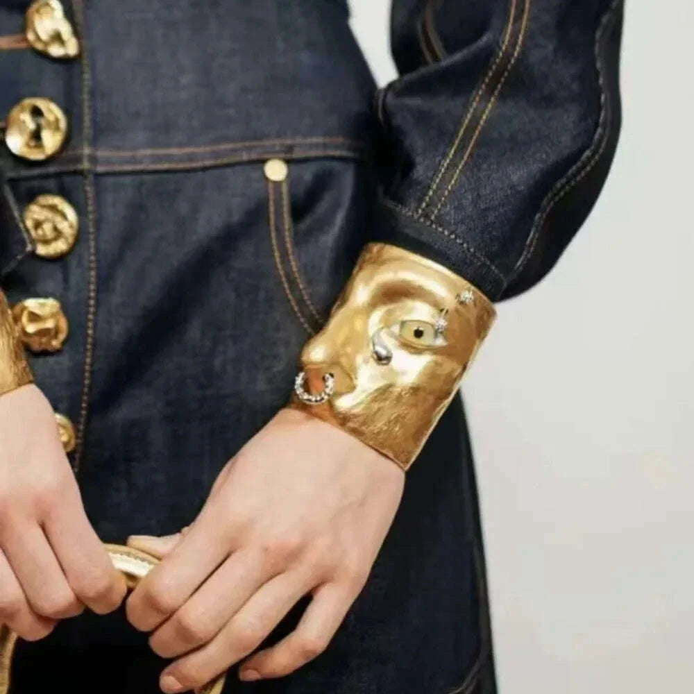 Exaggerated Vintage Alloy Plated Eyes Cuff Bracelet For Women Fashion Jewelry Gorgeous Hand Open Bracelet Accessory