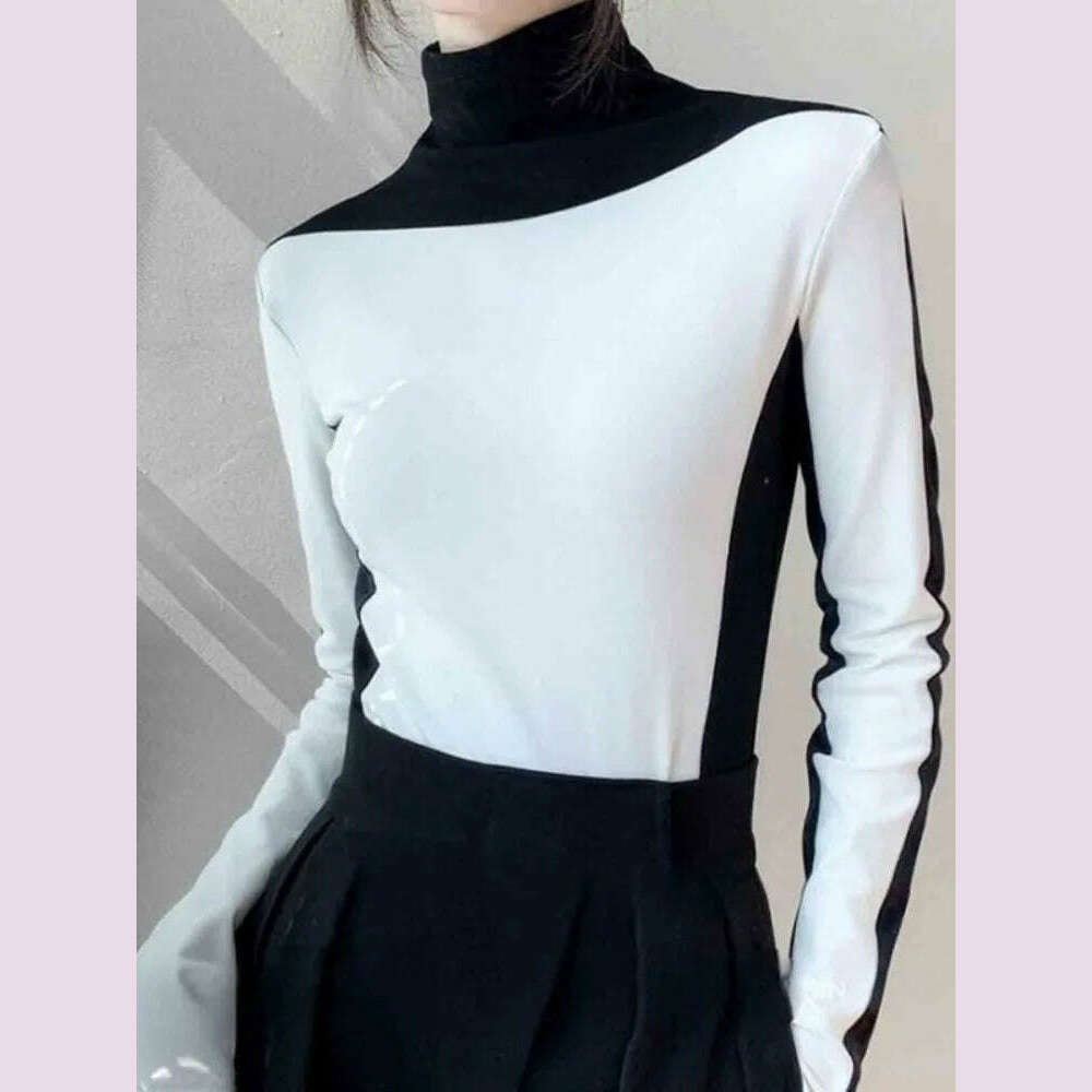 Bonboho 2025 Spring Temperament Women's Tops Black and White Contrast Color T-shirt High Neck Long Sleeves Slim Fit Shits