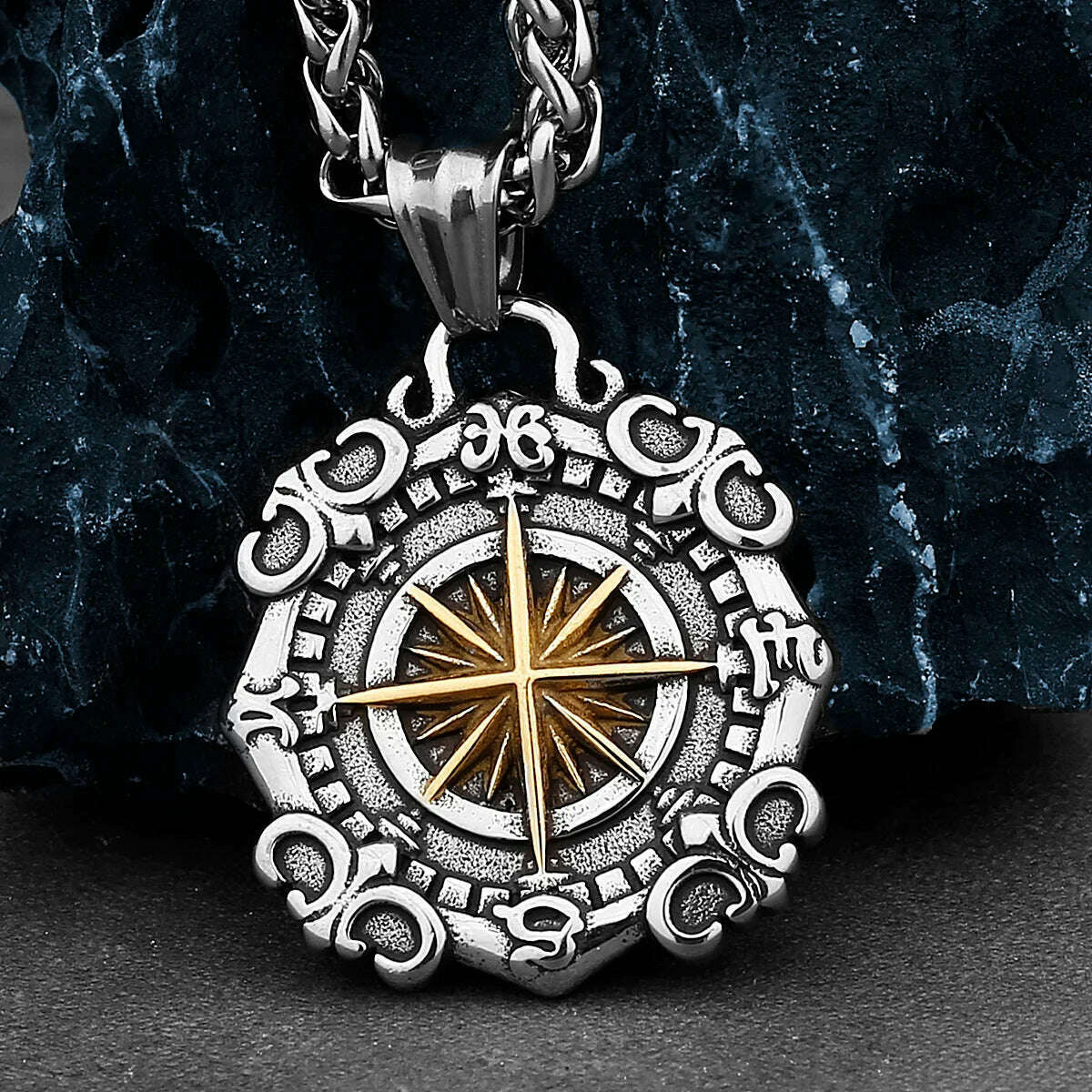 Domineering Xinghai Compass Street Hip-hop Pendant Men and Women Fashion Charm Creative Stainless Steel Pendant Necklace Gift