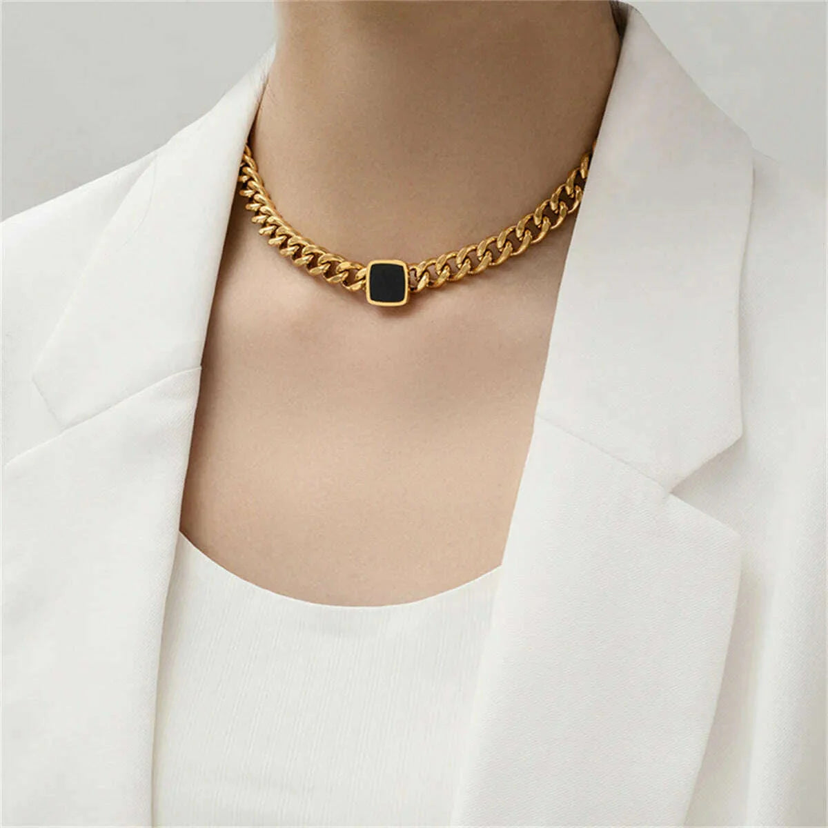 Fashion Jewelry Personalized and Exaggerated Titanium Steel Thick Chain Necklace Versatile Black Square Pendant For Women