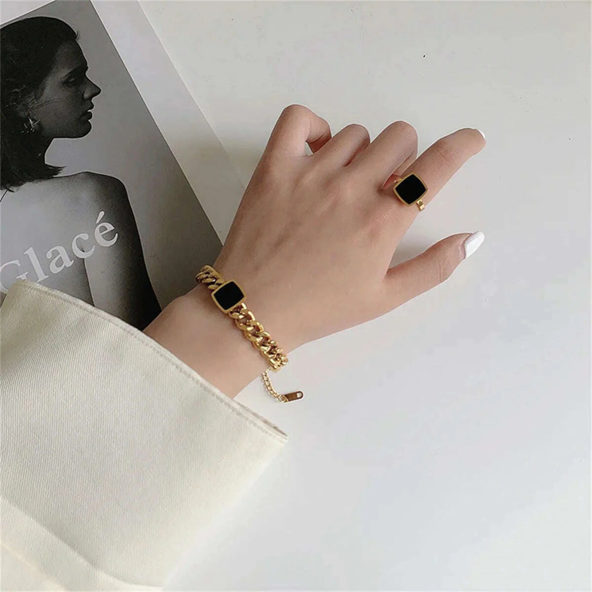 Fashion Jewelry Personalized and Exaggerated Titanium Steel Thick Chain Necklace Versatile Black Square Pendant For Women