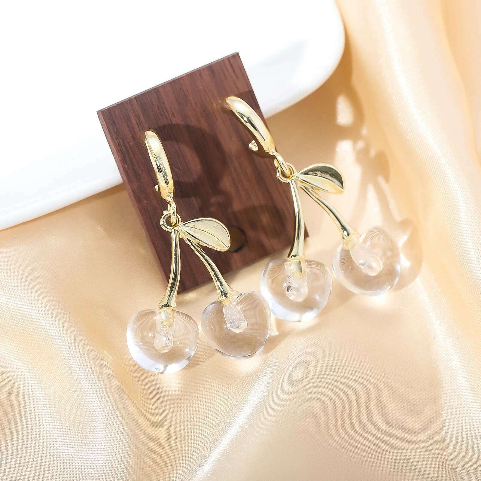 Girls Pink Red Cherries Cherry Earrings Fashion Creative Sweet Fruit Earrings for Women Men Summer Jewelry Accessorie Gifts