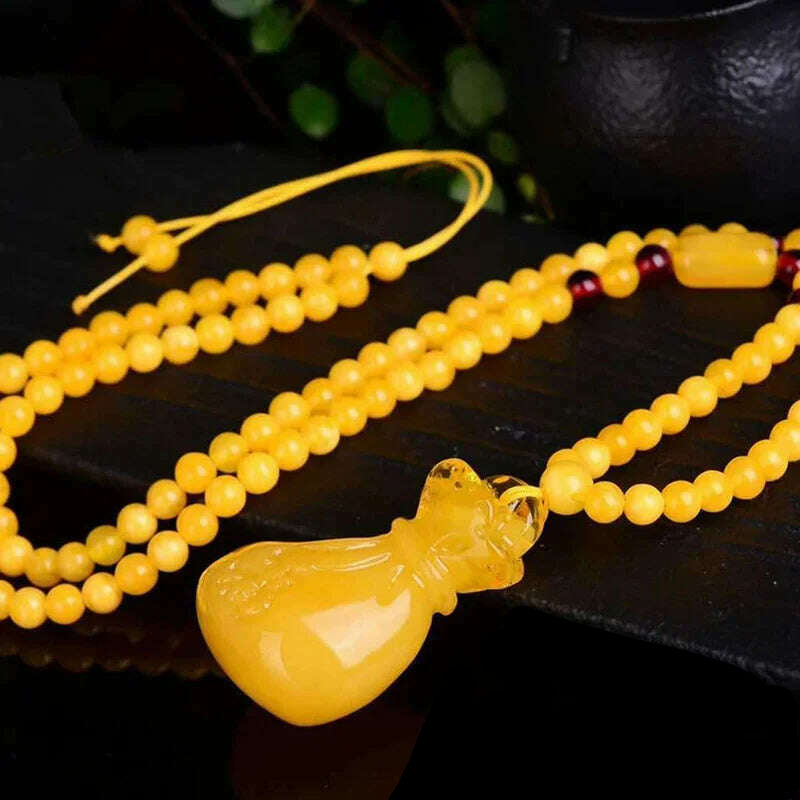 Honey Wax Money Bag Retro Style Pendant Men's and Women's Chicken Oil Yellow Beeswax Amber Carved Blessing Bag Necklace Pendant