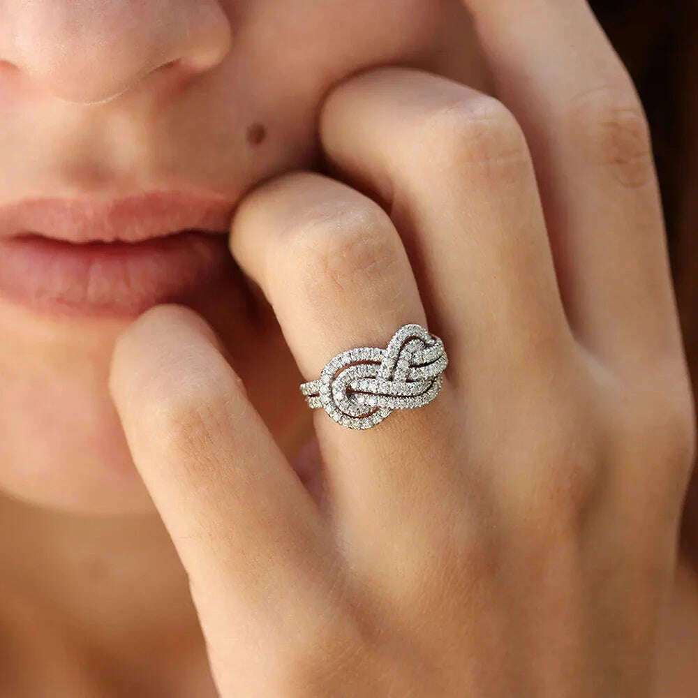 Huitan 2023 New Woman Ring Twist Infinite Shape Crystal Cubic Zirconia Rings Exquisite Female Wedding Bands Fashion Jewelry Bulk