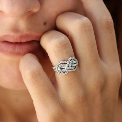 Huitan 2023 New Woman Ring Twist Infinite Shape Crystal Cubic Zirconia Rings Exquisite Female Wedding Bands Fashion Jewelry Bulk