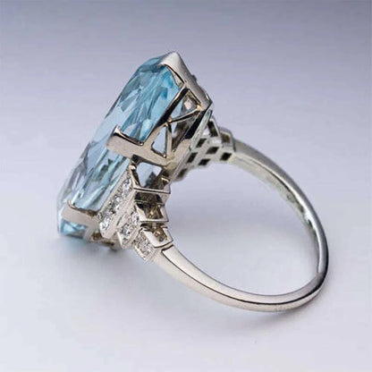 Huitan Female Light Sky Blue Wedding Ring Solitaire Band Oval Stone Engage Party Women Luxury Jewelry Shine CZ Stone Best Gift