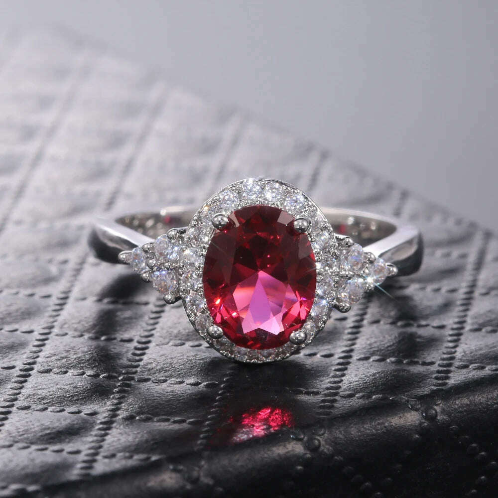 Huitan Vintage Red Oval Cubic Zirconia Women Ring CZ Stone Noble Mother/Grandmother Gift Retro Party Finger Ring Bright Jewelry