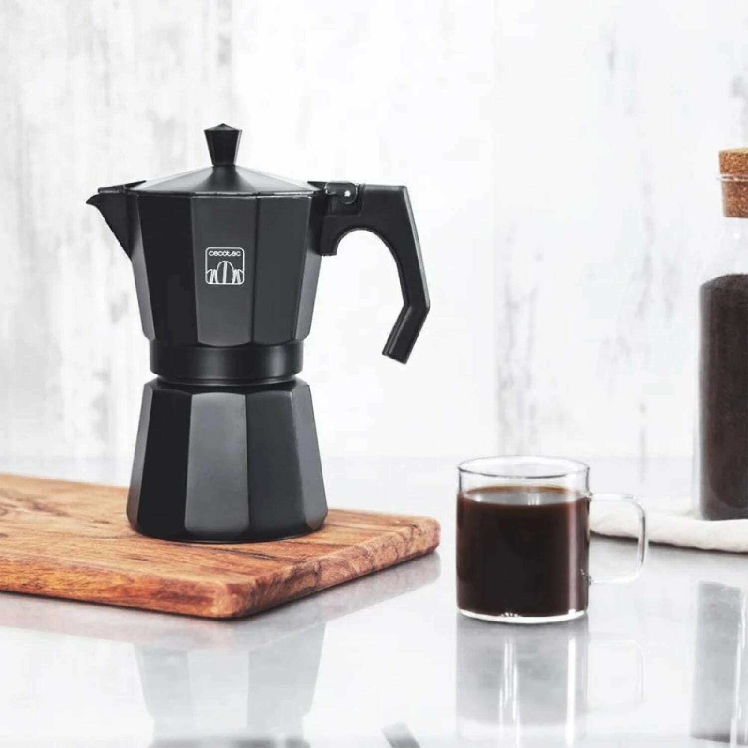 Italian Cumbia Mokclassic 300 Black coffee maker, 150ml, aluminum coffee maker, capacity for 3 cups of coffee in Black color, suitable in different types of kitchen and easy to clean, dishwasher safe