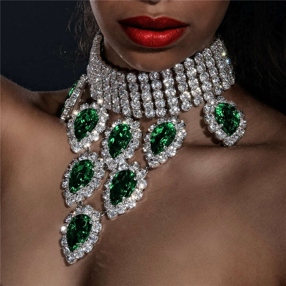 New Luxury Green Large Crystal Pendant Necklace Ladies Exaggerated Fashion Super Sparkling Crystal Necklace Choker Jewelry Gift
