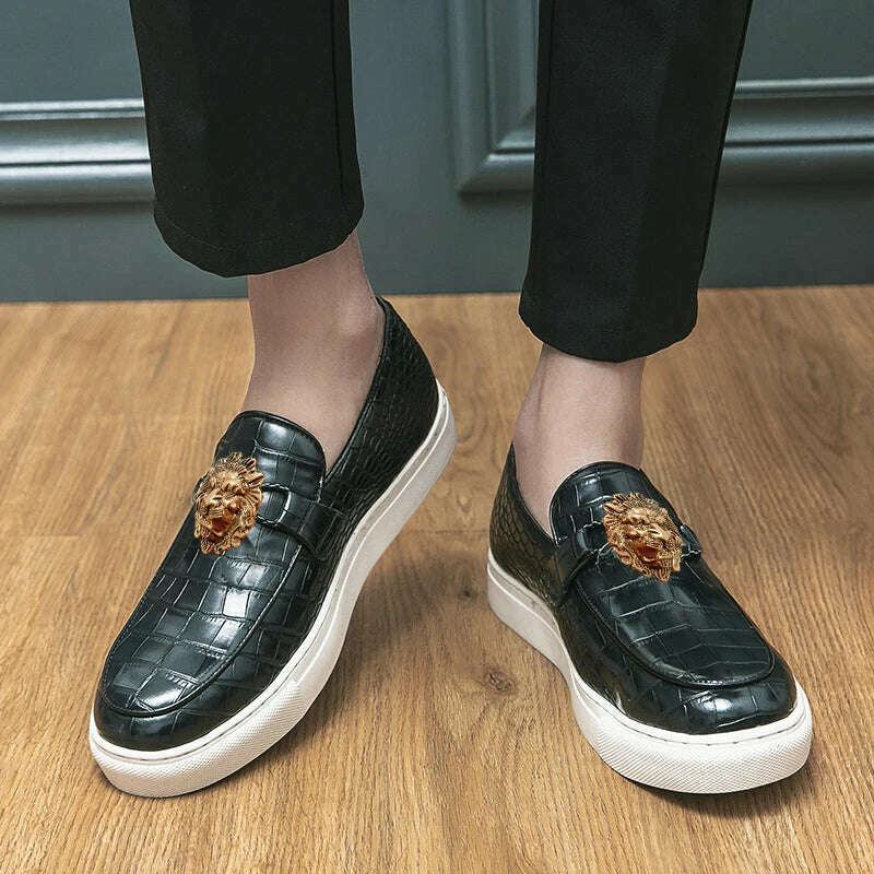 New stone print sneakers crocodile print men's casual shoes cover feet fringe board shoes English flat slip-on lazy loafers A1