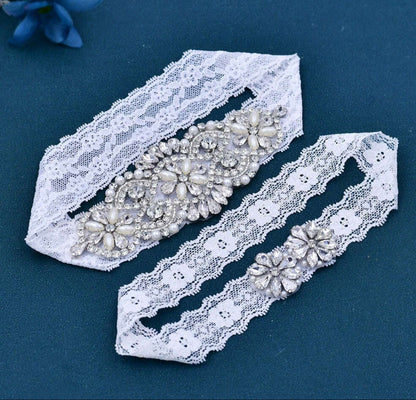 TOPQUEEN Sexy Girls Garter Set White Lace Bridal for Women Silver Rhinestone Belt Black Wedding Garters for Bride Dress S76