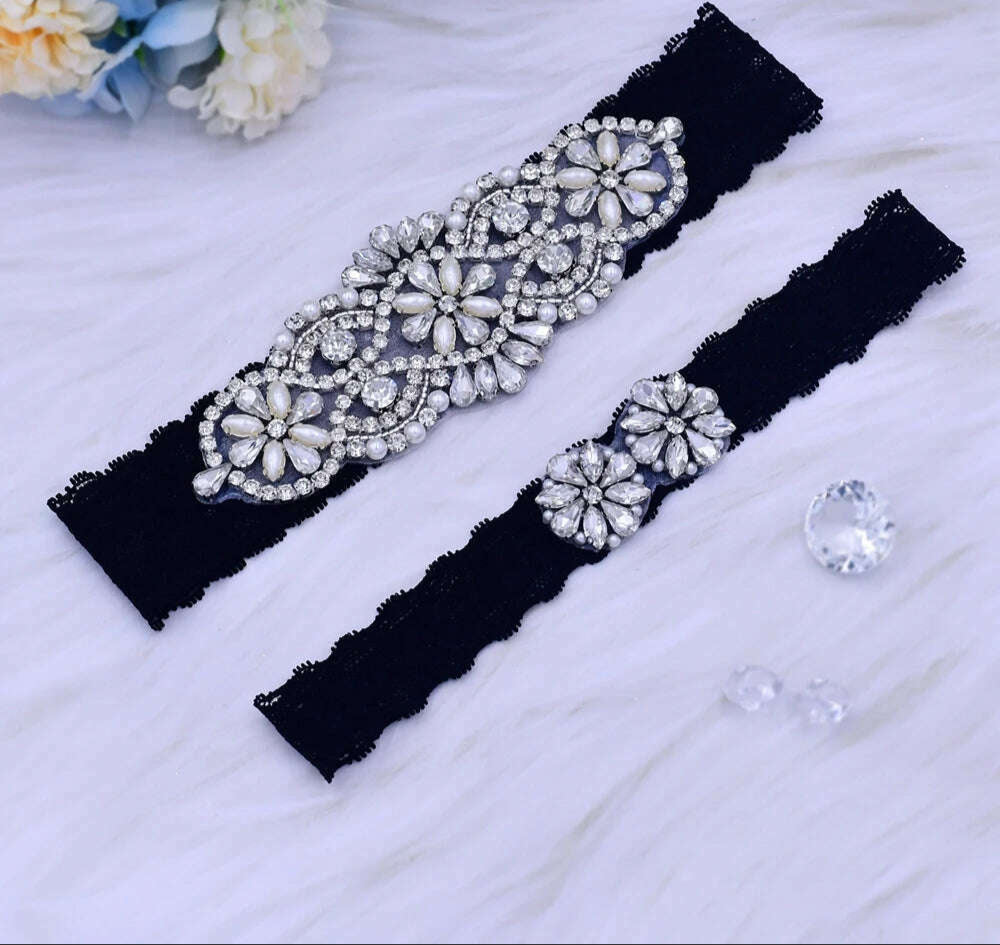TOPQUEEN Sexy Girls Garter Set White Lace Bridal for Women Silver Rhinestone Belt Black Wedding Garters for Bride Dress S76