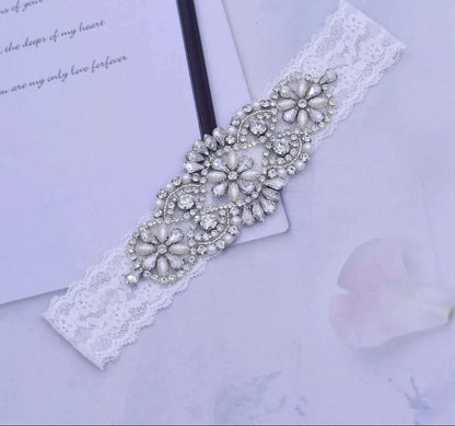 TOPQUEEN Sexy Girls Garter Set White Lace Bridal for Women Silver Rhinestone Belt Black Wedding Garters for Bride Dress S76
