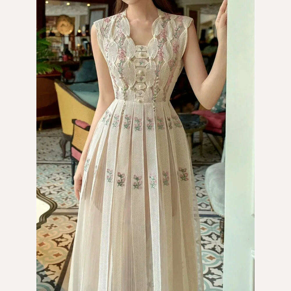 UCXQ High Quality Beautiful V-neck Sleeveless Sweet Floral Embroidery Luxury Women's Dress For Female 2024 Spring Aummer 23A6715