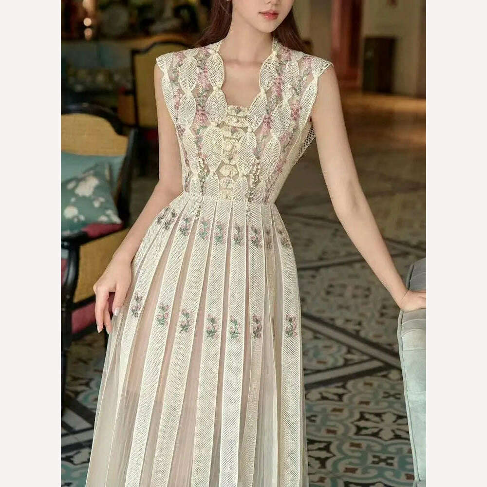 UCXQ High Quality Beautiful V-neck Sleeveless Sweet Floral Embroidery Luxury Women's Dress For Female 2024 Spring Aummer 23A6715