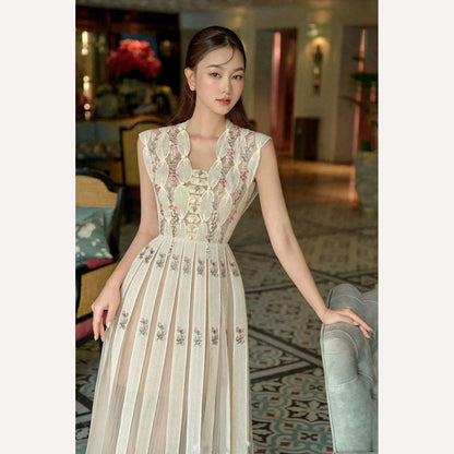 UCXQ High Quality Beautiful V-neck Sleeveless Sweet Floral Embroidery Luxury Women's Dress For Female 2024 Spring Aummer 23A6715