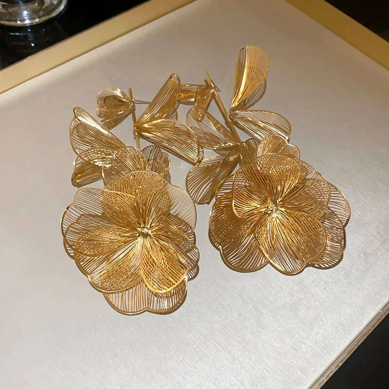 White Flower Long Fringe Earrings Imitation Pearl Crystal Dangle Earrings For Women Girls Fashion Delicate Party Wedding Jewelry