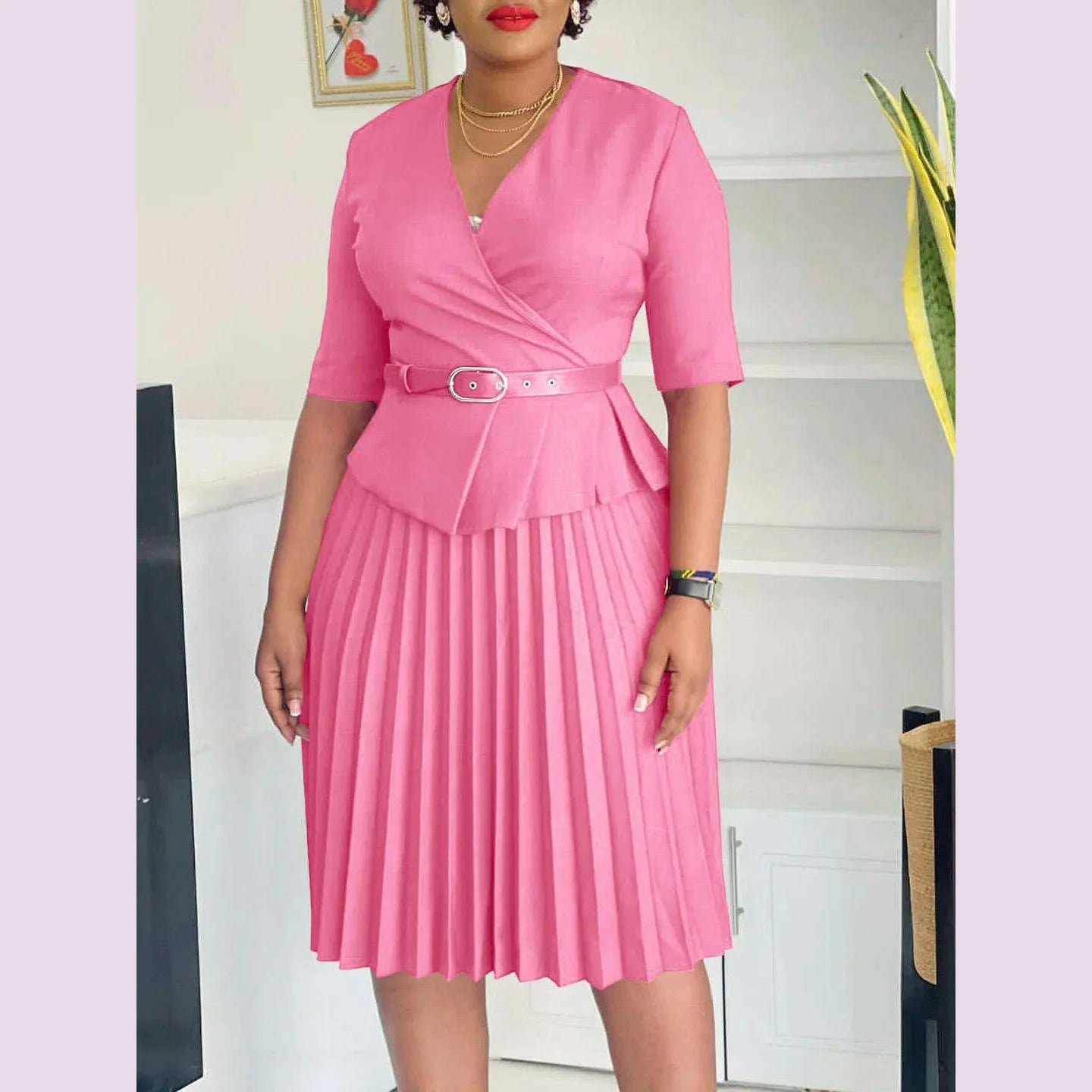 Women's 2024 new fashion plus size temperament commuter V-neck pleated dress